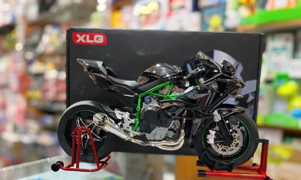 موتور شارژی کاوازاکی نینجا H2R دودزا همراه با پایه مقیاس 1:6 مدل Kawasaki H2R Alloy Racing Motorcycle_اسباب بازی ماشین