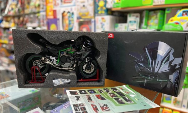 موتور شارژی کاوازاکی نینجا H2R دودزا همراه با پایه مقیاس 1:6 مدل Kawasaki H2R Alloy Racing Motorcycle_اسباب بازی ماشین