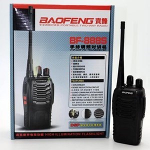اسباب بازی بیسیم واکی تاکی باوفنگ شارژی اورجینال با چراغ قوه بسته دو عددی مدل BAOFENG BF-888S _اسباب بازی تفنگ