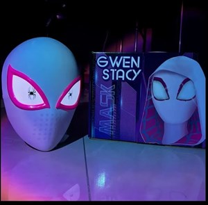 ماسک صورت گوئن عنکبوتی با چشمان چراغ دار Spider Gwen Light-Up Mask_اسباب بازی اکسسوری
