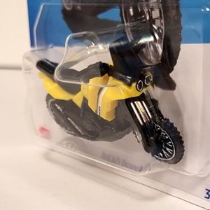 اسباب بازی موتور فلزی هات ویلز مدل 250_67 Hot Wheels_اسباب بازی ماشین