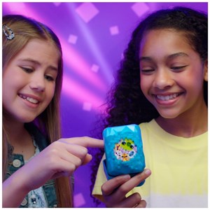 اسباب بازی ربات حیوون خانگی دیجیتالی بیتزی آبی مدل Magical Interactive Toy Digital Pet and Case with 20 Characters_اسباب بازی دیجیتال و هوشمند