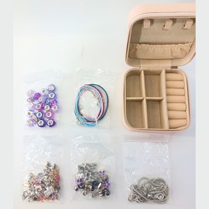جعبه ساخت دستبند و گردنبند همراه با بگ هدیه یونیکورن _کیف و اکسسوری