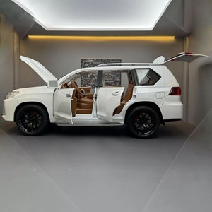 اسباب بازی ماشین فلزی لکسوس مقیاس 1:18 مدل Lexus LX570_اسباب بازی ماشین