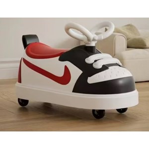 چهار چرخ موزیکال و چراغدار کودک طرح کتانی نایک رنگ قرمز_اسباب بازی دوچرخه