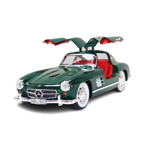 ماشین فلزی کلاسیک بنز دودزا با چراغ‌ و درب‌ های بازشو رنگ سبز_اسباب بازی ماشین