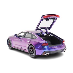 ماشین فلزی آئودی موزیکال با چراغ، کمک‌ فنر و درب‌ های بازشو رنگ بنفش_اسباب بازی ماشین